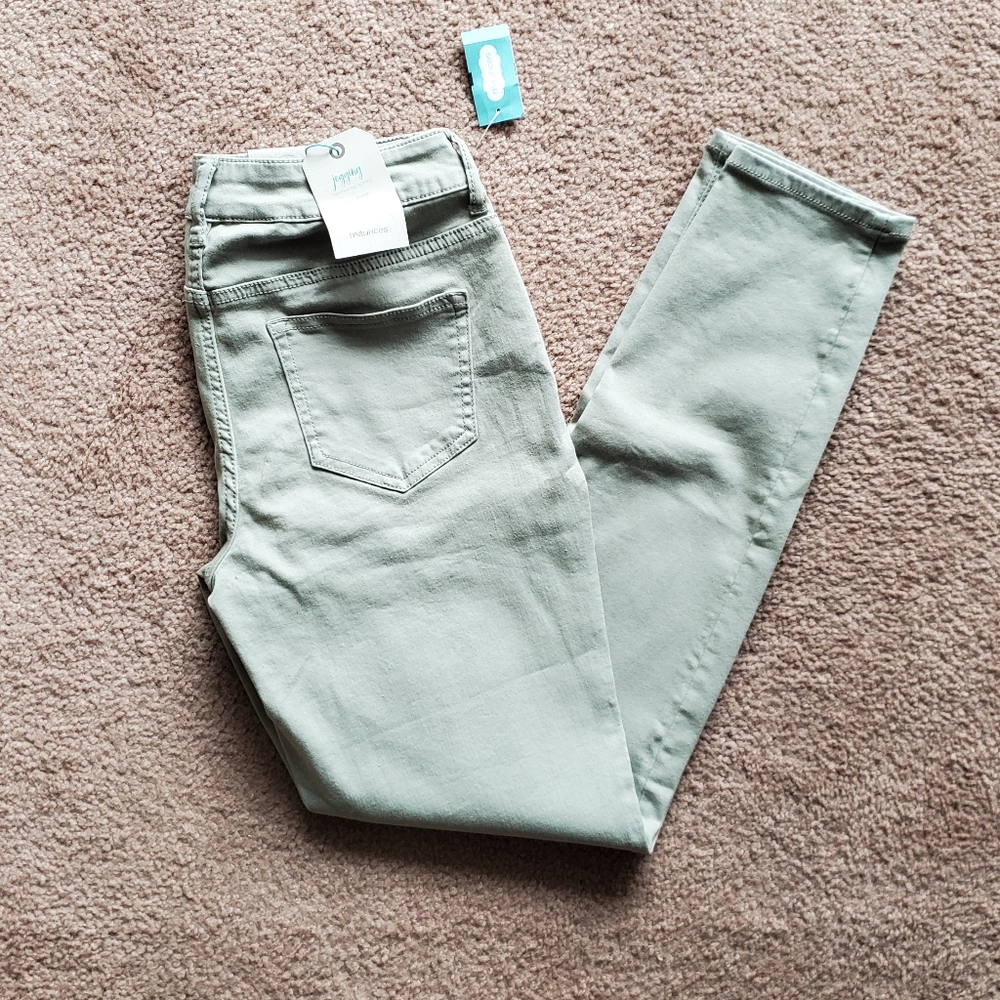 Maurices Mid Rise Jegging